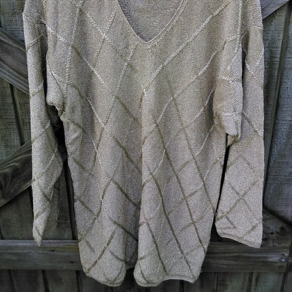 Suzelle Women's Oversized Gold V-Neck SweaterB4-64 - Picture 7 of 7